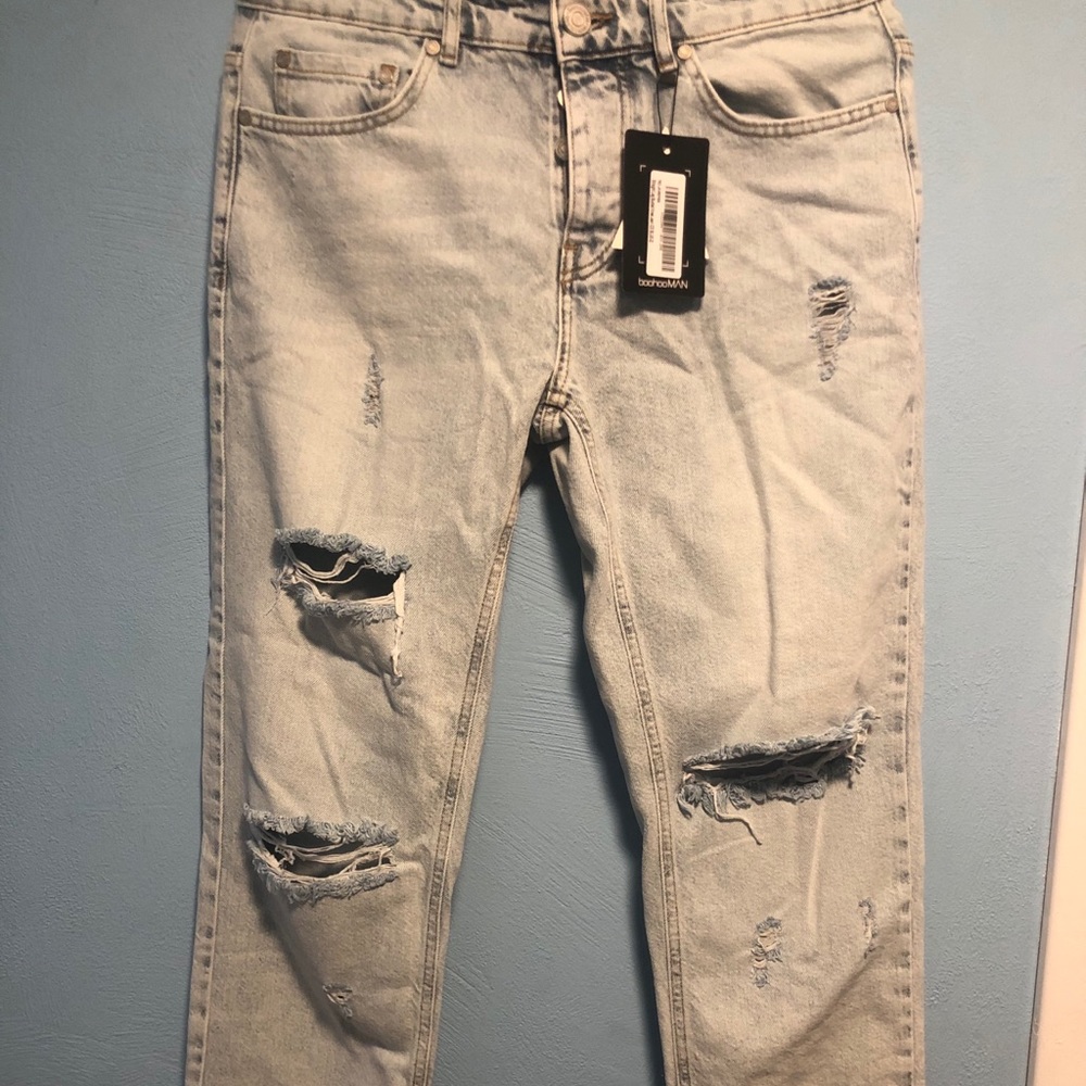 Boohoo Man distressed men’s jeans Straight fit